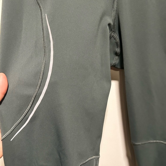 Lululemon Base Pace Leggings Sz 8 - Picture 4 of 8